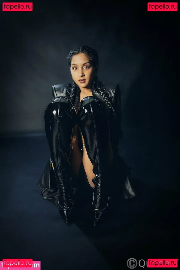 thequeentrish Onlyfans Photo Gallery 