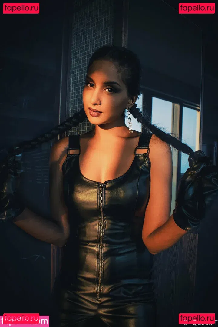 thequeentrish Onlyfans Photo Gallery 