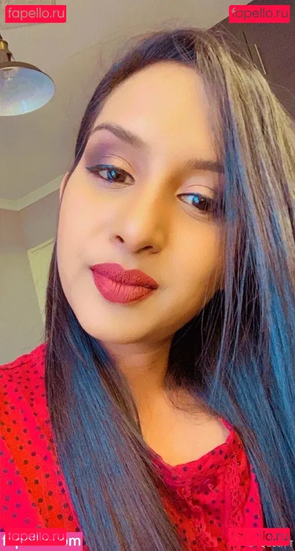 thequeentrish Onlyfans Photo Gallery 