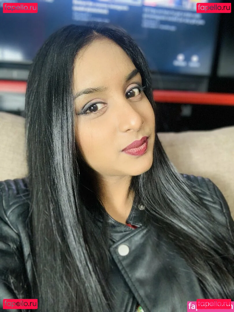 thequeentrish Onlyfans Photo Gallery 