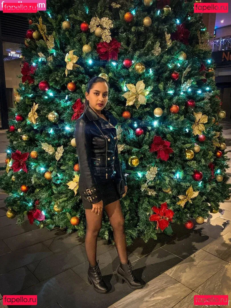 thequeentrish Onlyfans Photo Gallery 