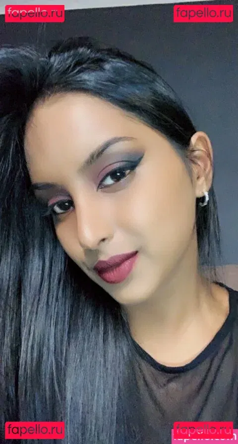 thequeentrish Onlyfans Photo Gallery 