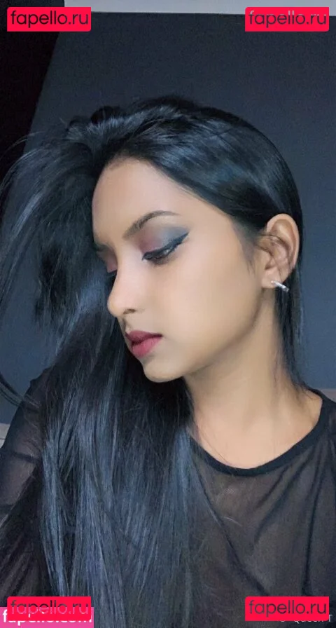 thequeentrish Onlyfans Photo Gallery 