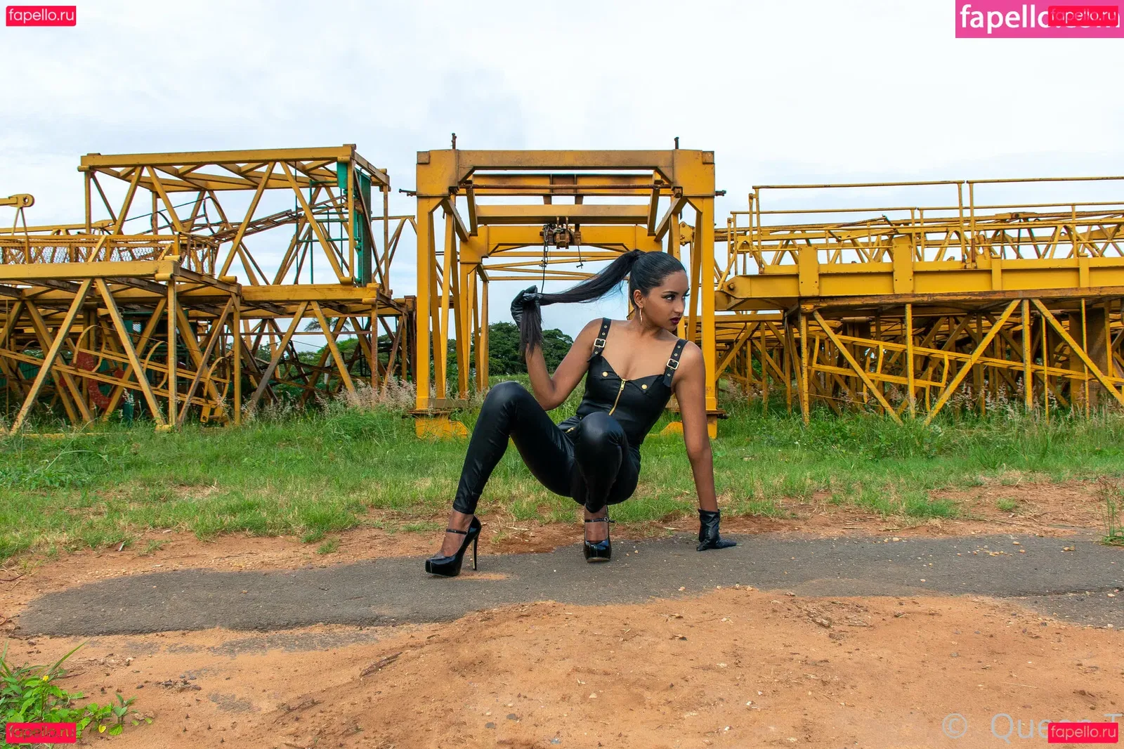 thequeentrish Onlyfans Photo Gallery 