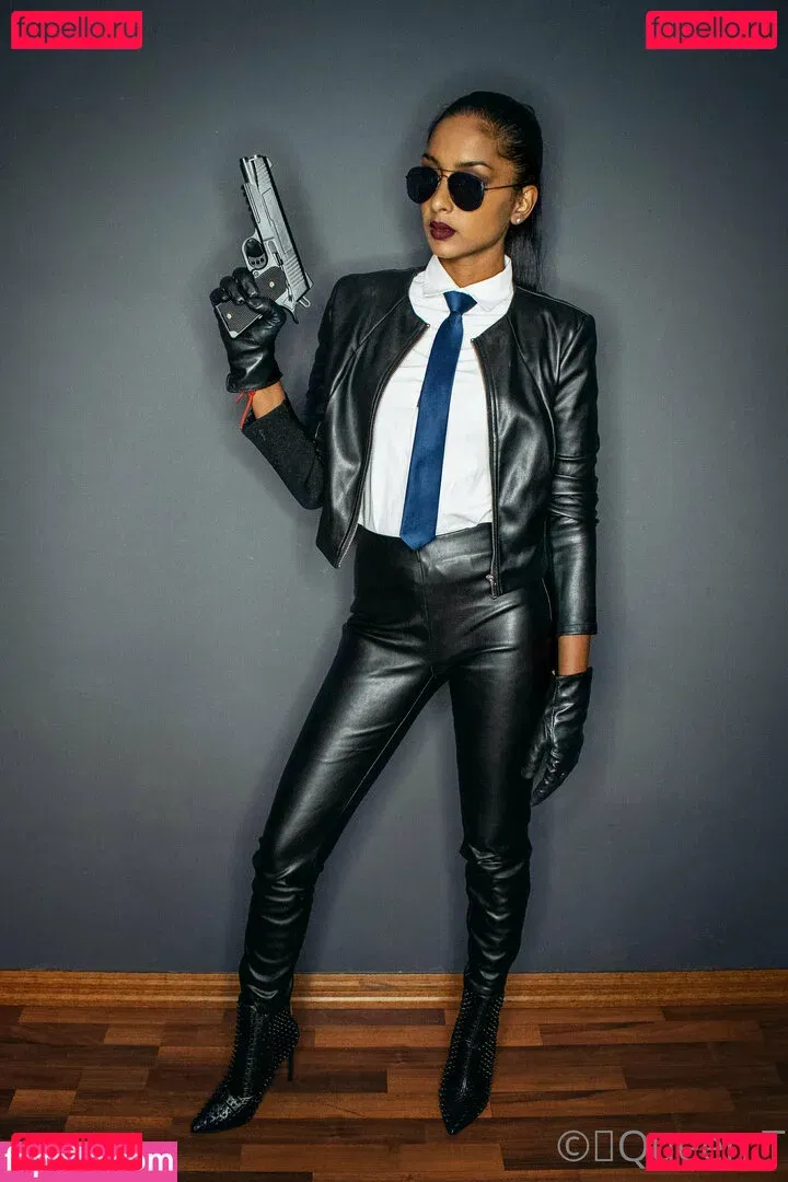 thequeentrish Onlyfans Photo Gallery 