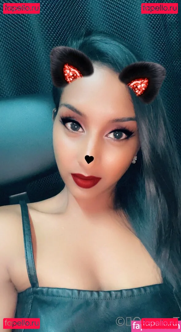 thequeentrish Onlyfans Photo Gallery 