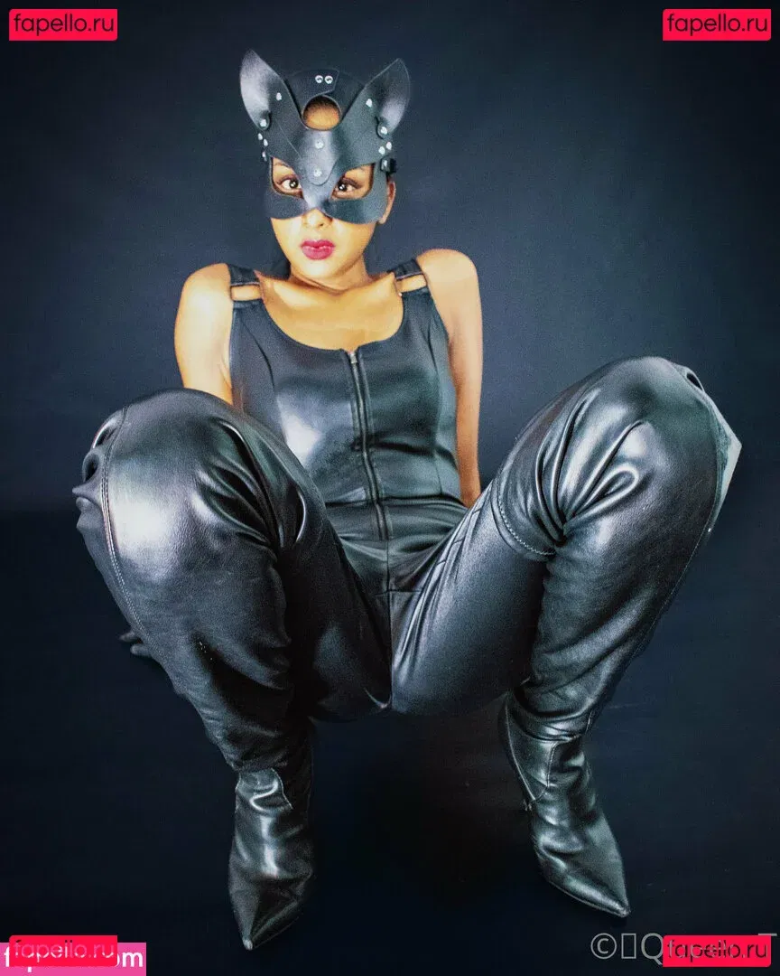 thequeentrish Onlyfans Photo Gallery 