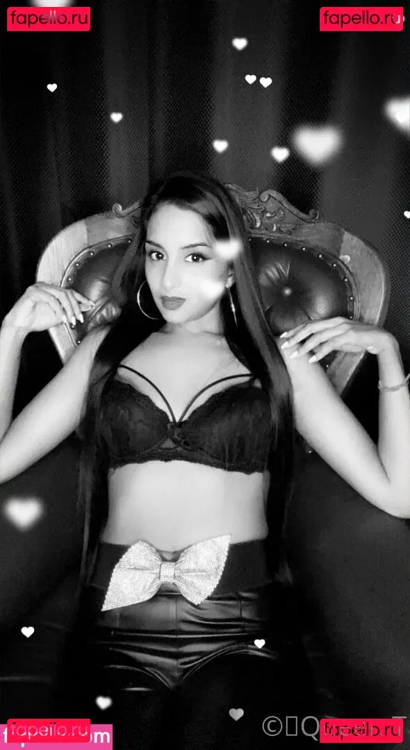 thequeentrish Onlyfans Photo Gallery 