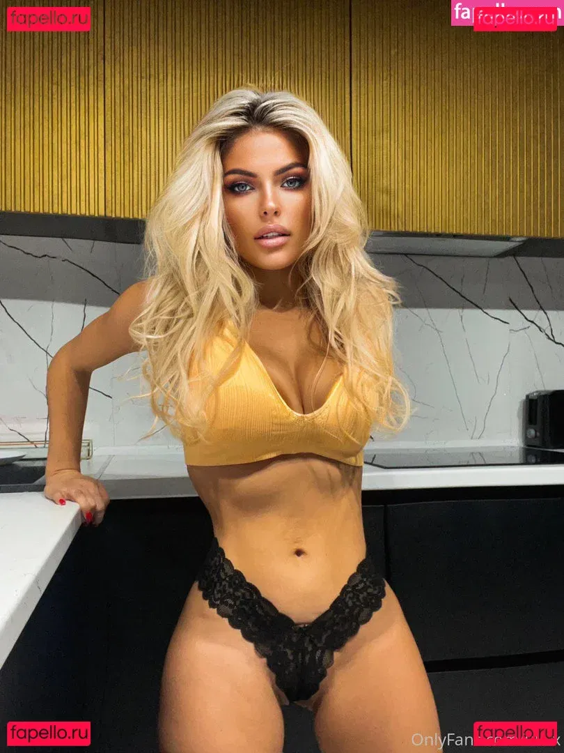 Ula.X Onlyfans Photo Gallery 