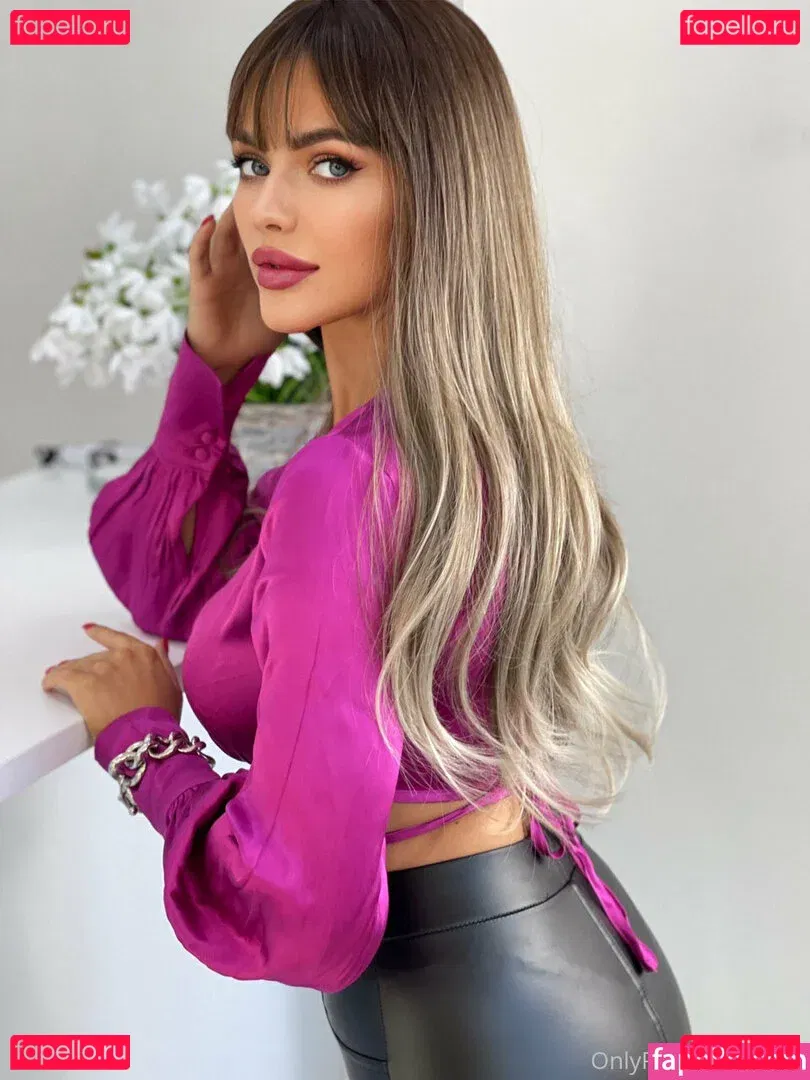 Ula.X Onlyfans Photo Gallery 