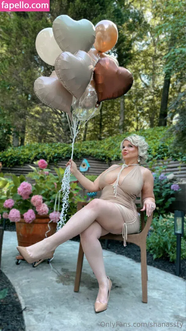 Chivelicious Onlyfans Photo Gallery 