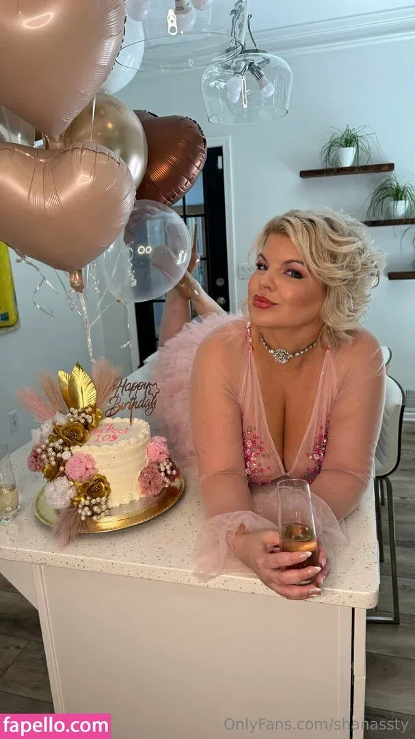 Chivelicious Onlyfans Photo Gallery 