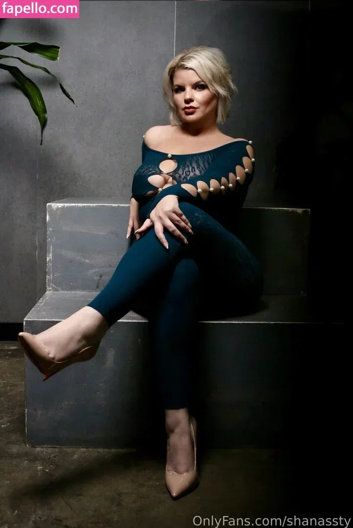 Chivelicious Onlyfans Photo Gallery 