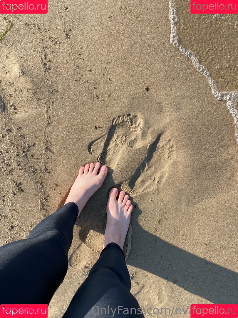 Lis Evans Onlyfans Photo Gallery 