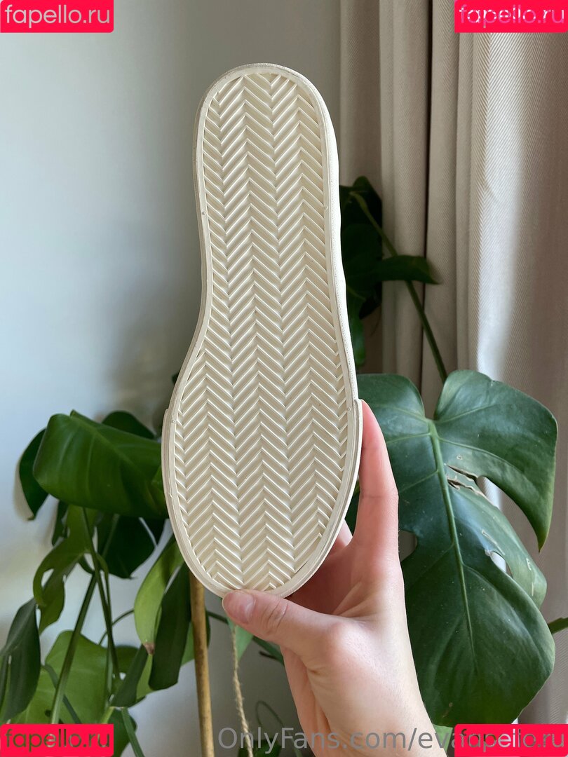 Lis Evans Onlyfans Photo Gallery 