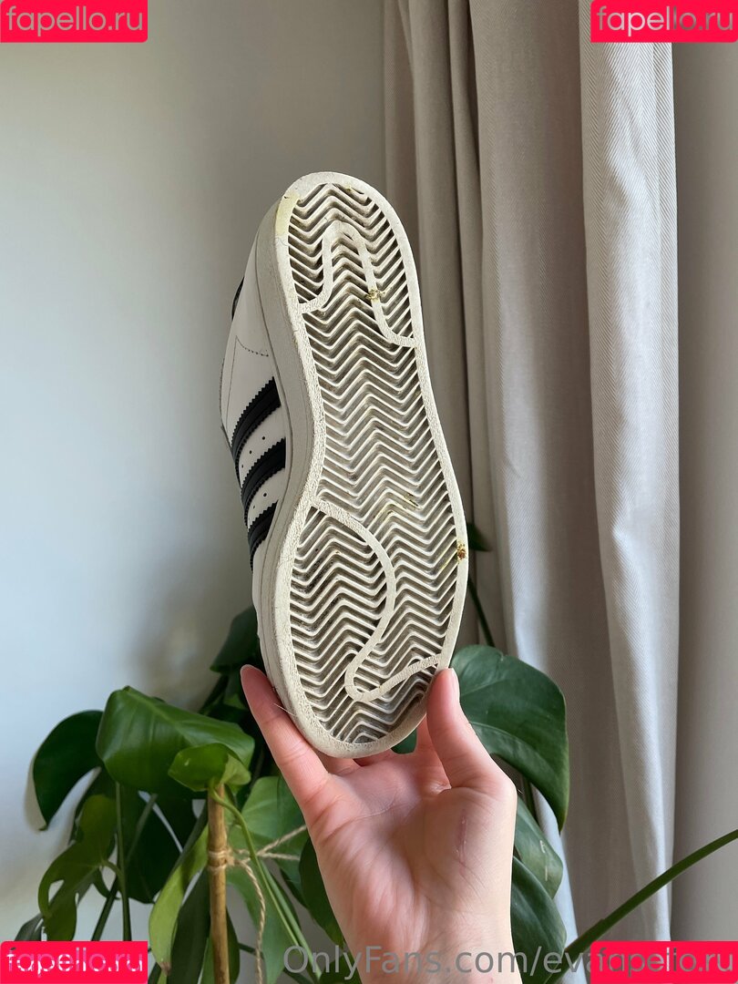 Lis Evans Onlyfans Photo Gallery 