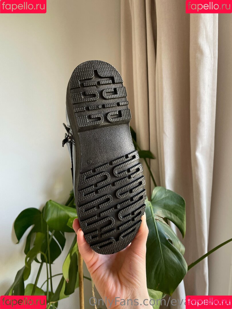 Lis Evans Onlyfans Photo Gallery 