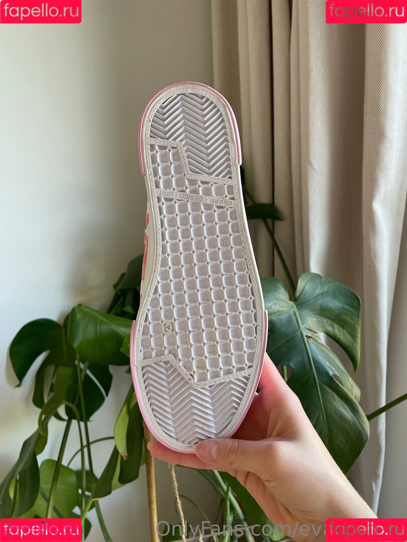 Lis Evans Onlyfans Photo Gallery 