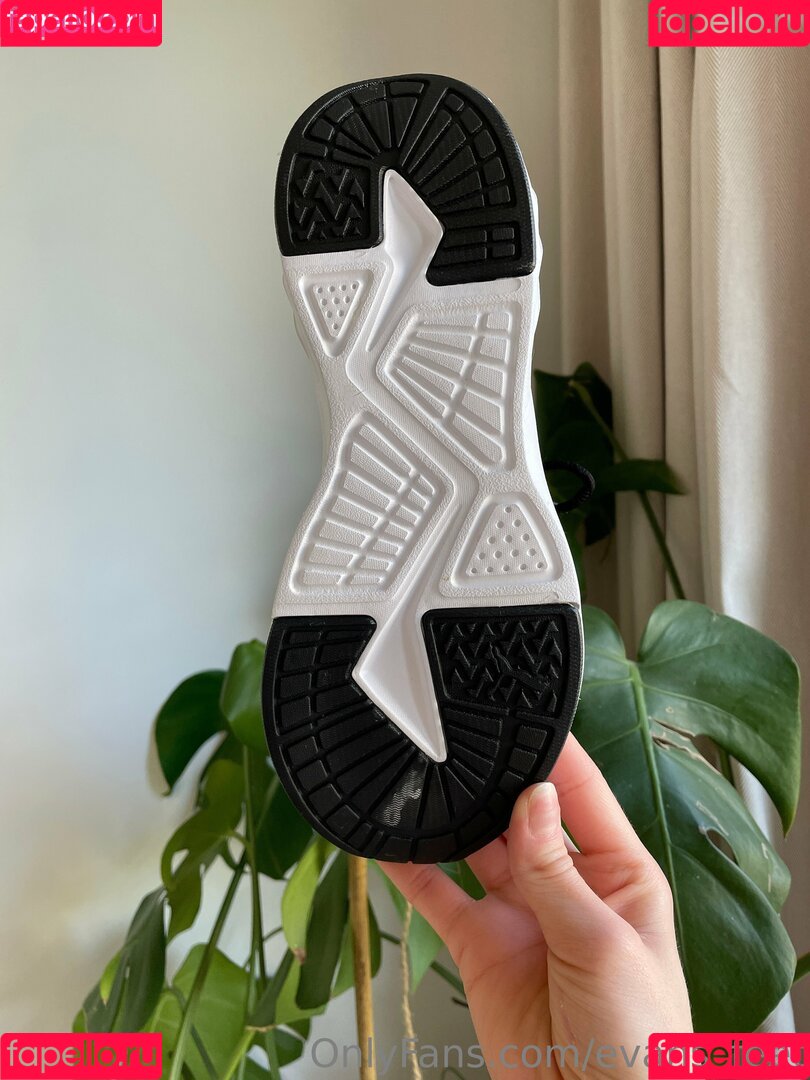 Lis Evans Onlyfans Photo Gallery 