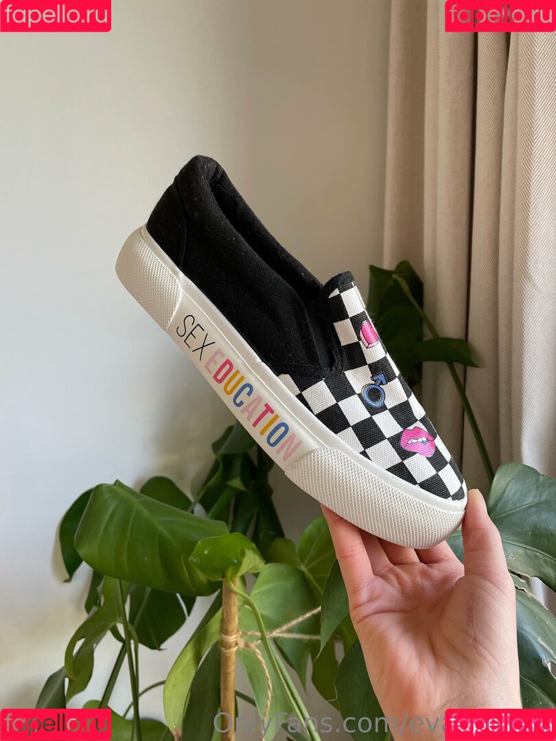 Lis Evans Onlyfans Photo Gallery 