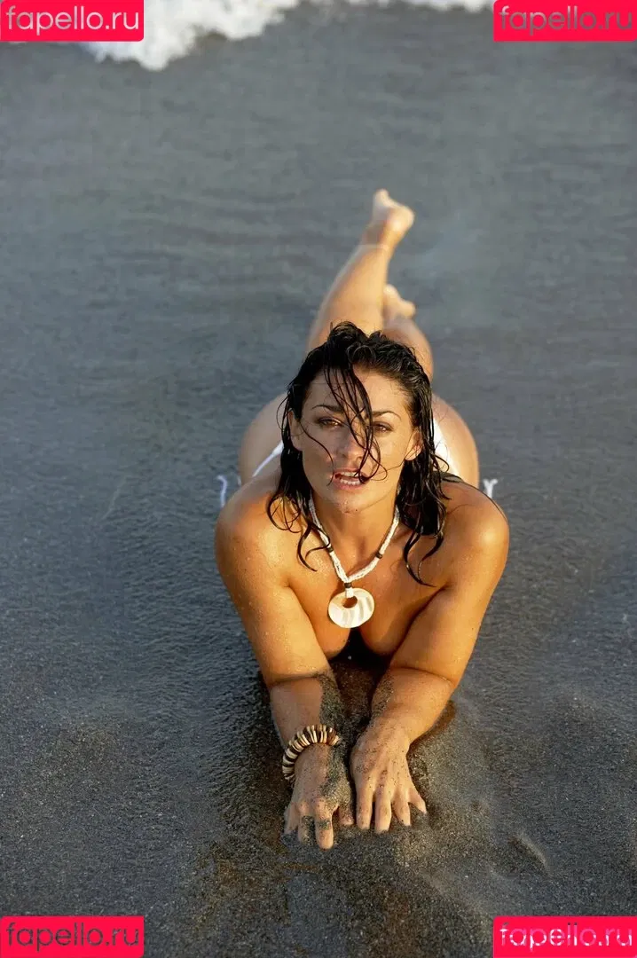 Natalie J Robb Onlyfans Photo Gallery 
