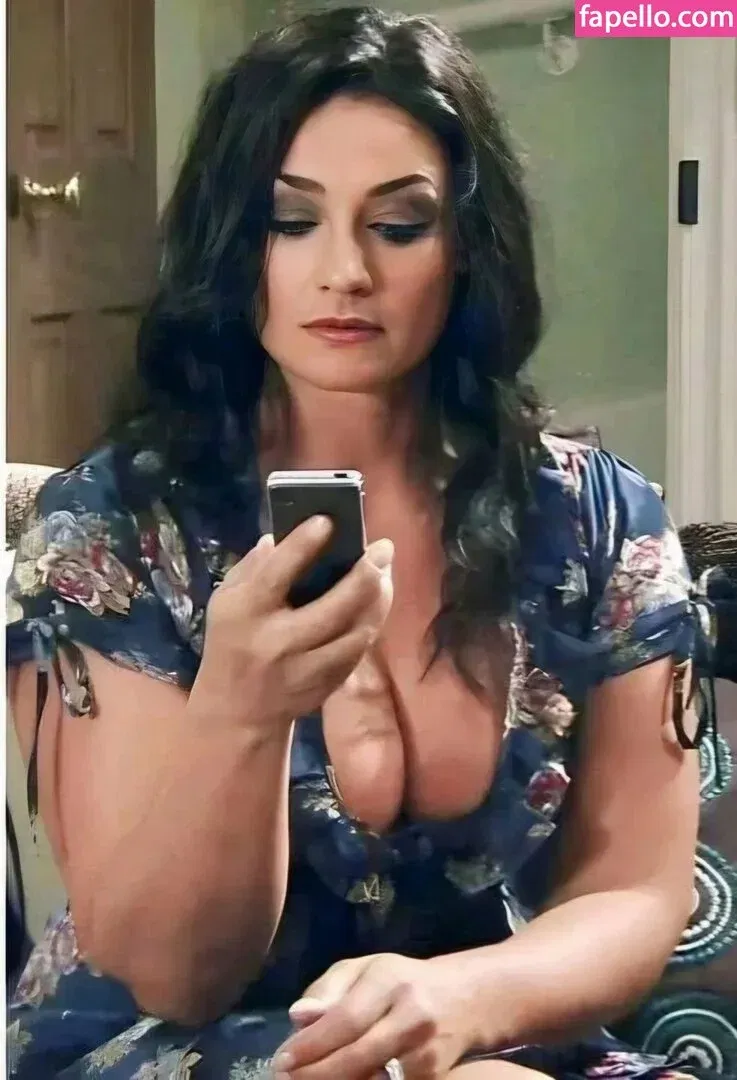 Natalie J Robb Onlyfans Photo Gallery 