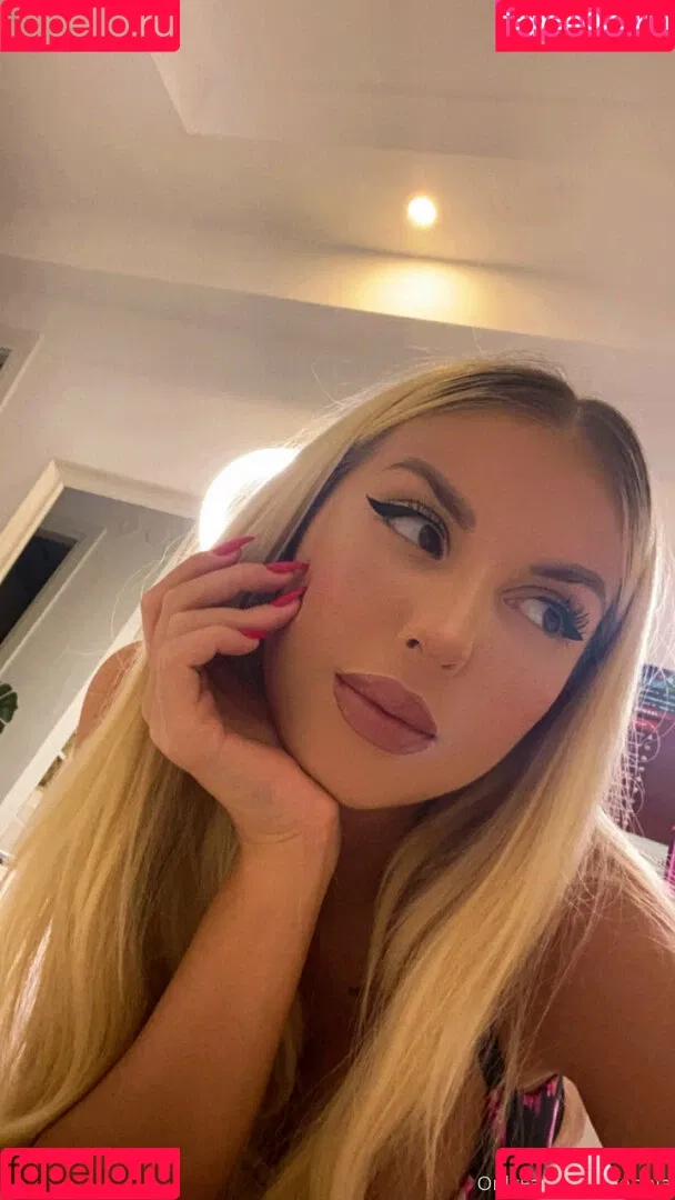 tonnia Onlyfans Photo Gallery 