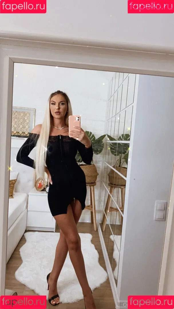 tonnia Onlyfans Photo Gallery 