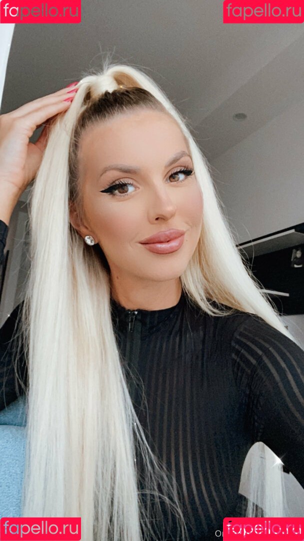 tonnia Onlyfans Photo Gallery 