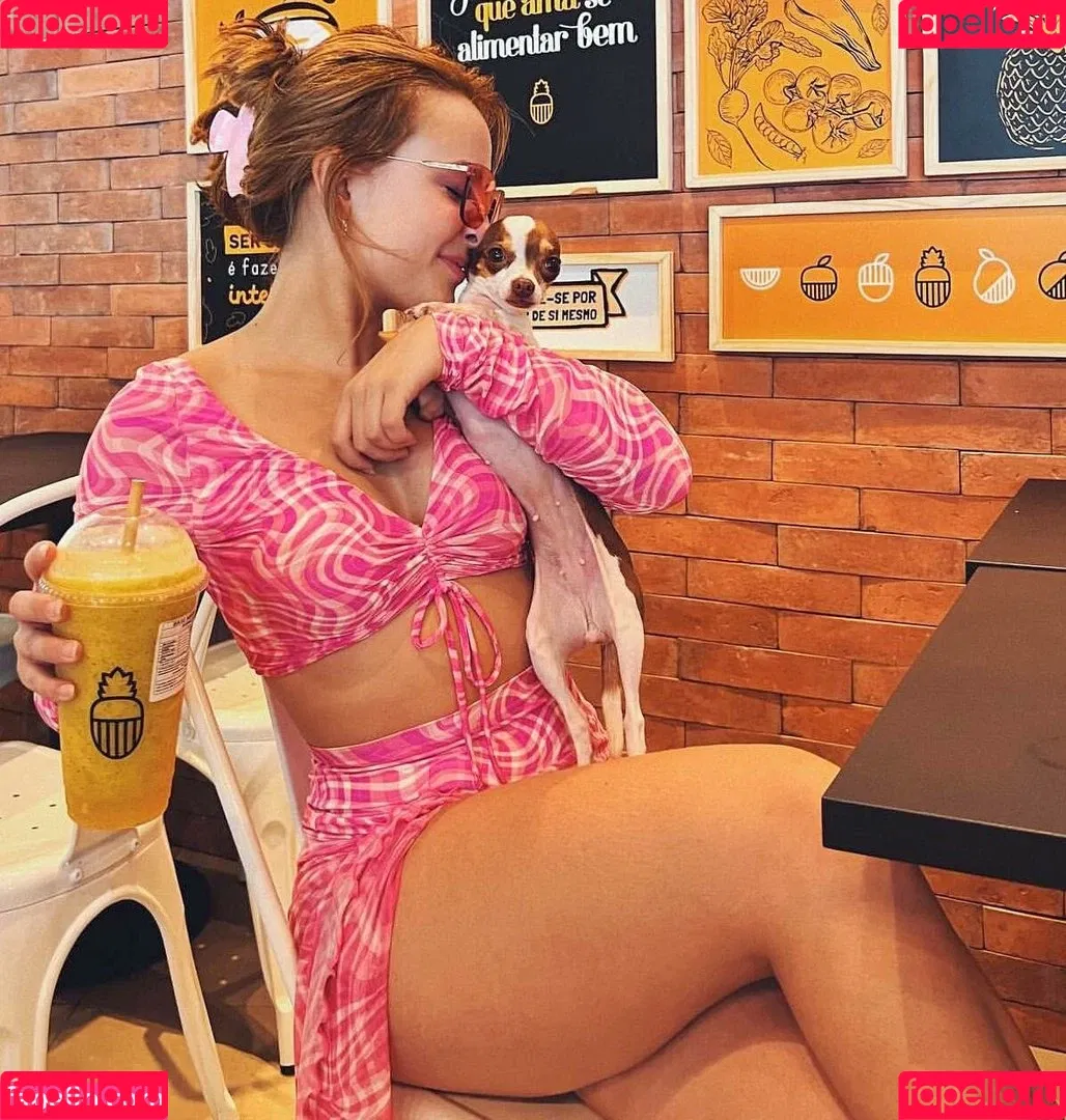 Larissa Manoela Onlyfans Photo Gallery 