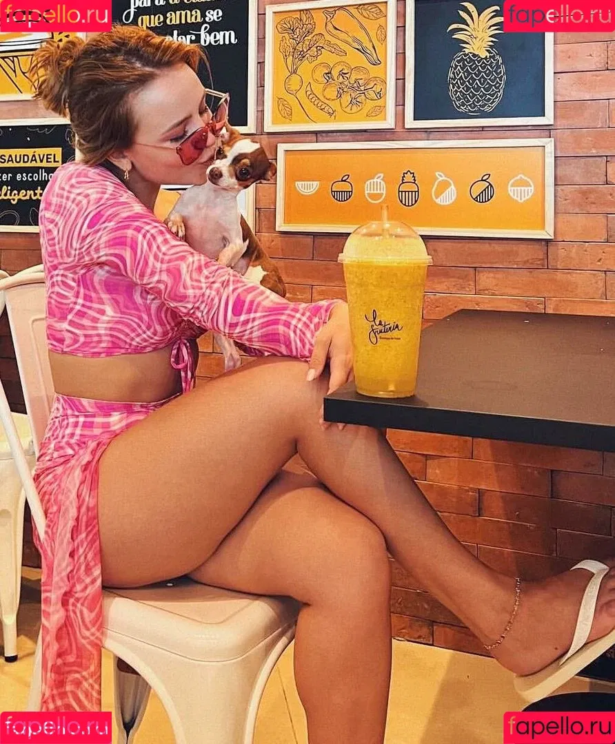 Larissa Manoela Onlyfans Photo Gallery 