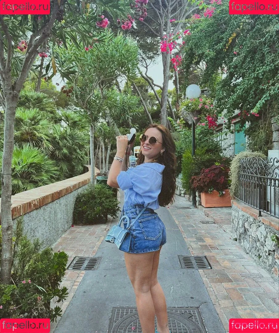 Larissa Manoela Onlyfans Photo Gallery 