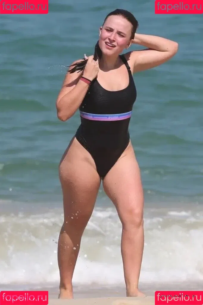 Larissa Manoela Onlyfans Photo Gallery 