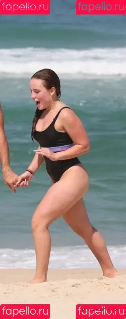Larissa Manoela Onlyfans Photo Gallery 