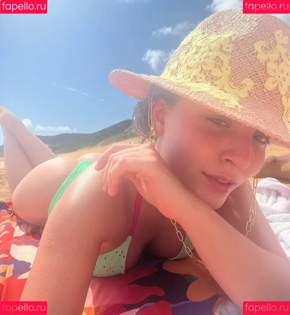 Larissa Manoela Onlyfans Photo Gallery 