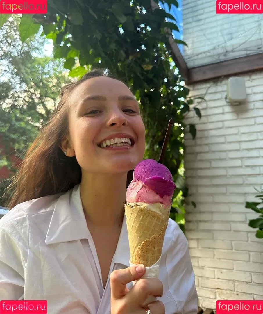 Larissa Manoela Onlyfans Photo Gallery 