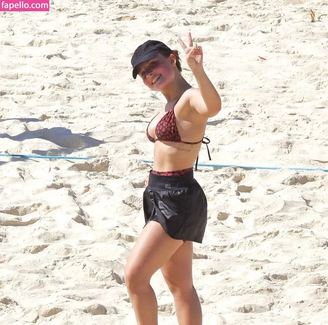 Larissa Manoela Onlyfans Photo Gallery 