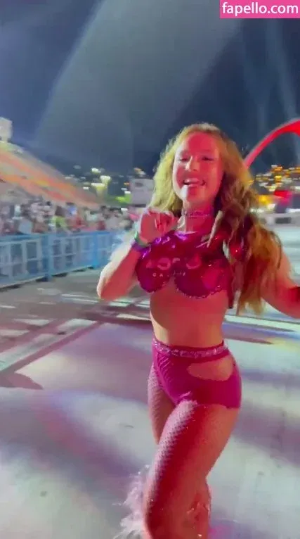 Larissa Manoela Onlyfans Photo Gallery 