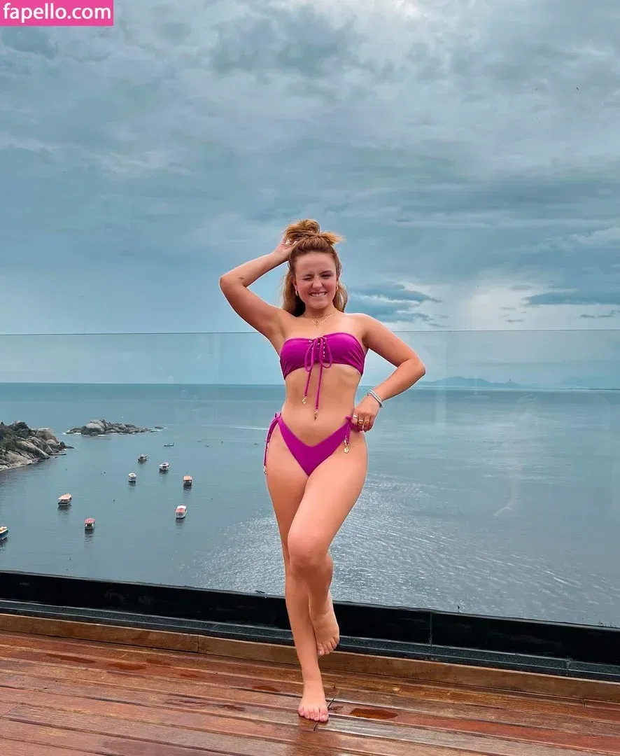 Larissa Manoela Onlyfans Photo Gallery 