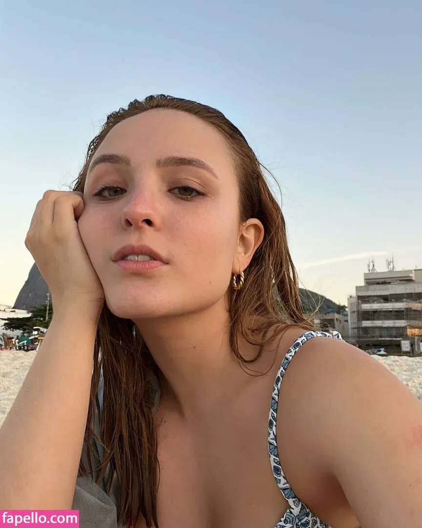 Larissa Manoela Onlyfans Photo Gallery 