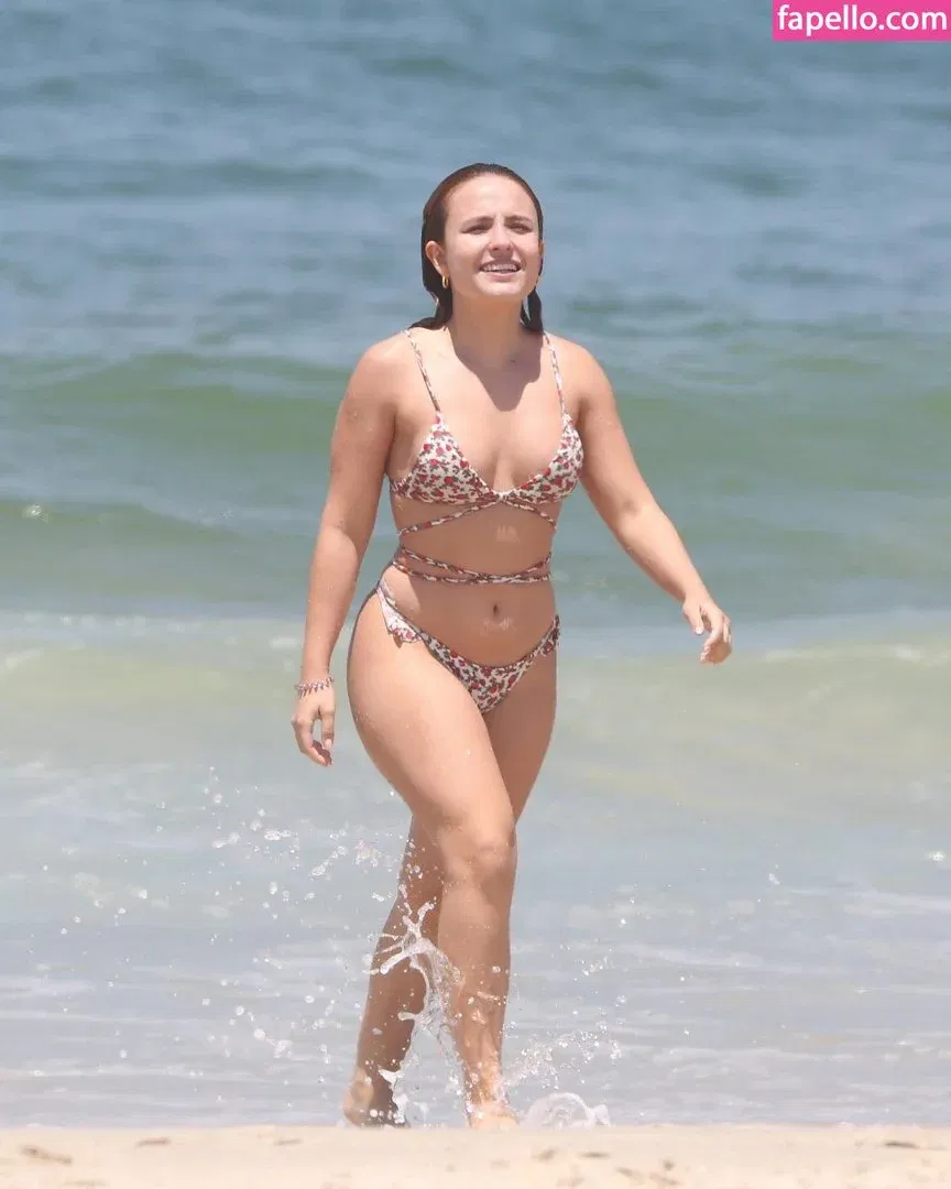 Larissa Manoela Onlyfans Photo Gallery 