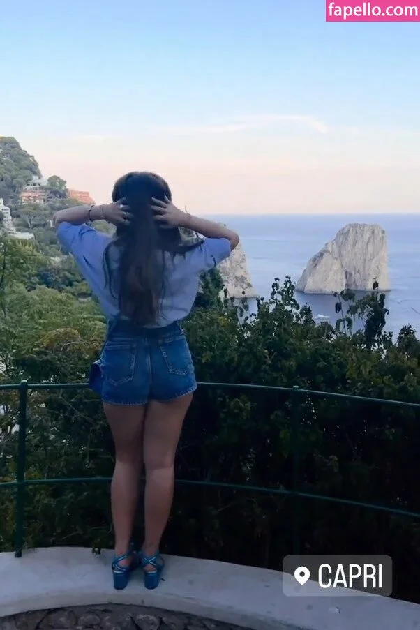 Larissa Manoela Onlyfans Photo Gallery 