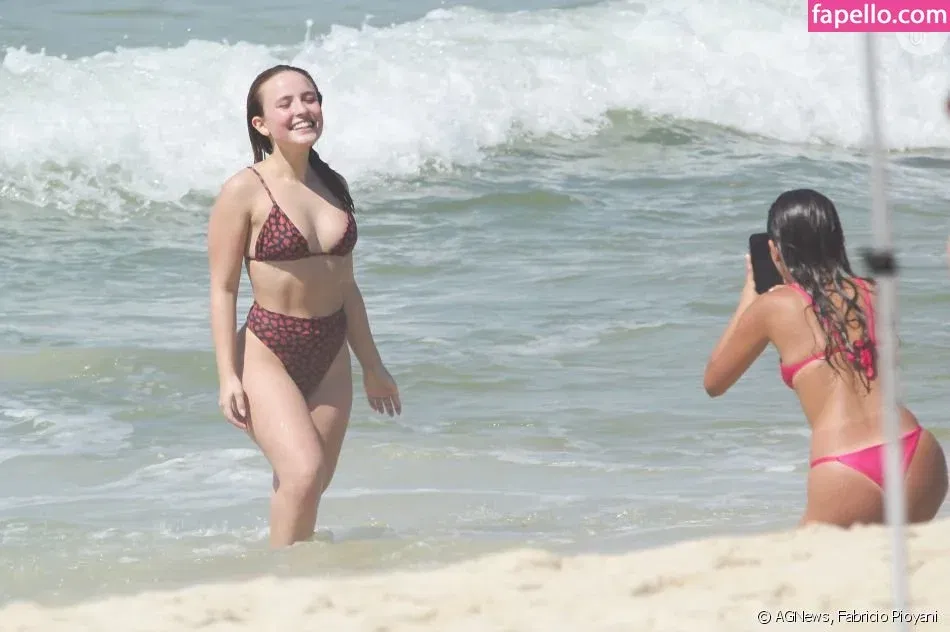 Larissa Manoela Onlyfans Photo Gallery 