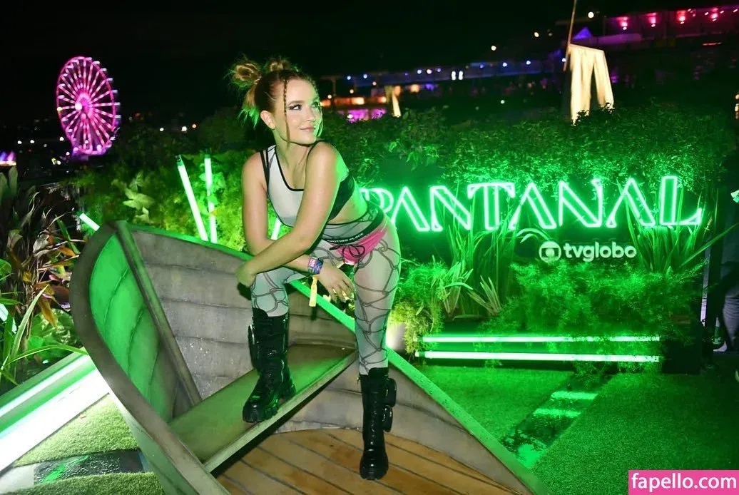 Larissa Manoela Onlyfans Photo Gallery 