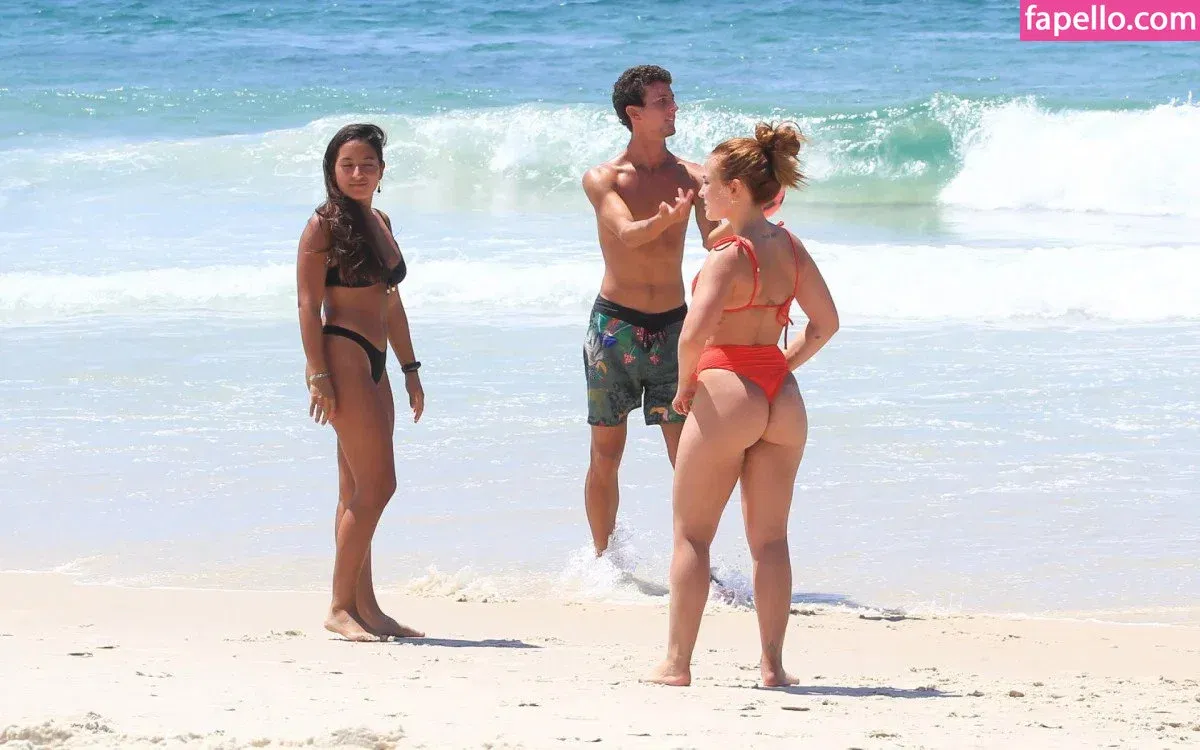 Larissa Manoela Onlyfans Photo Gallery 