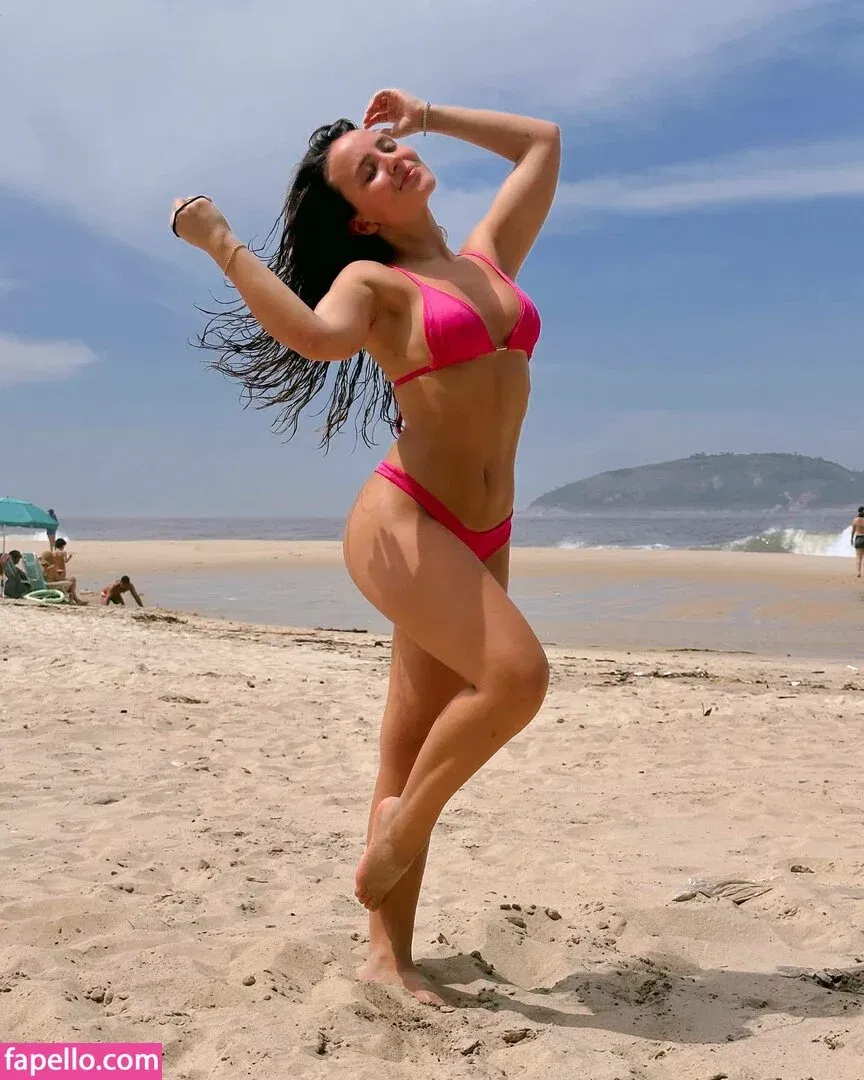 Larissa Manoela Onlyfans Photo Gallery 