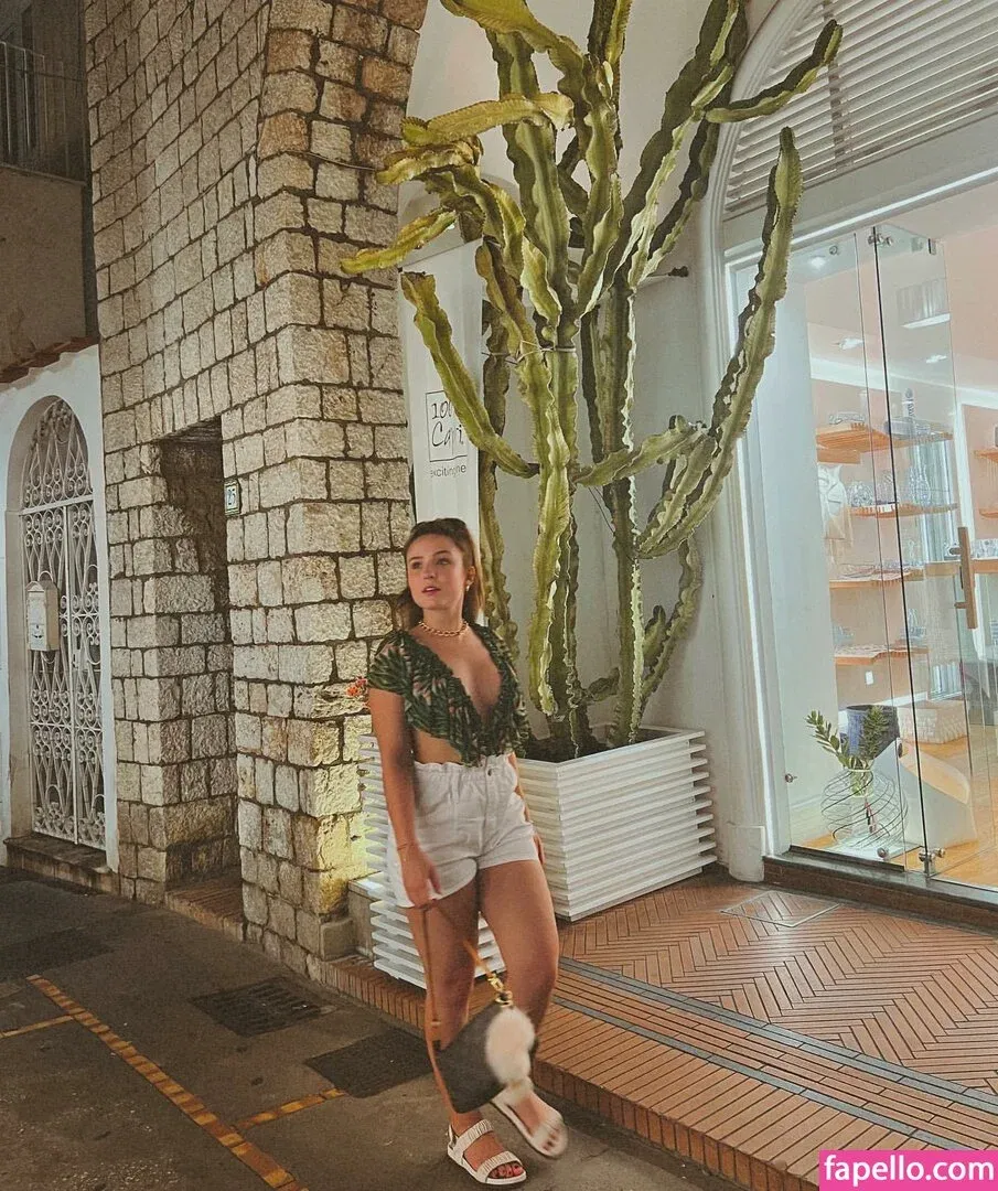 Larissa Manoela Onlyfans Photo Gallery 