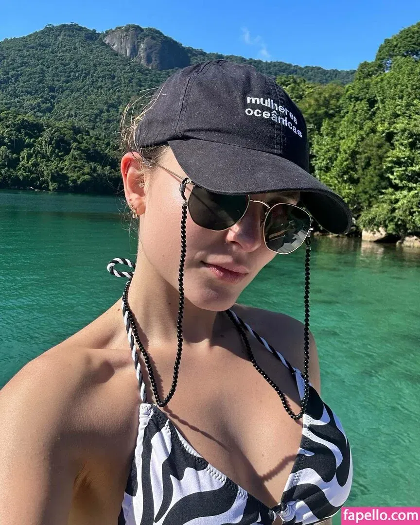 Larissa Manoela Onlyfans Photo Gallery 