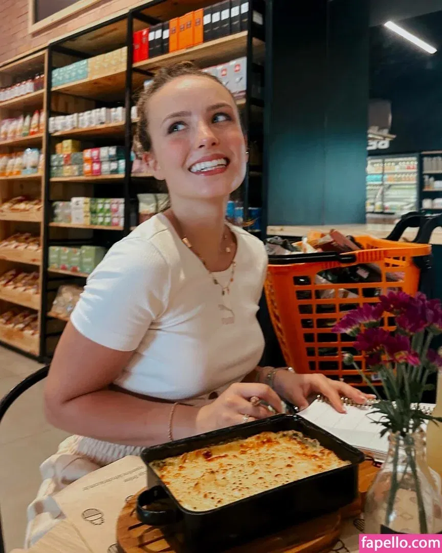 Larissa Manoela Onlyfans Photo Gallery 