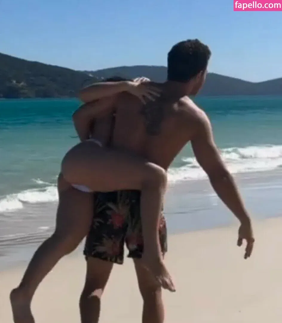 Larissa Manoela Onlyfans Photo Gallery 